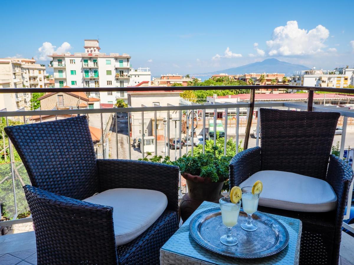 Aranci 67 - Centre And Vesuvius View Apartment